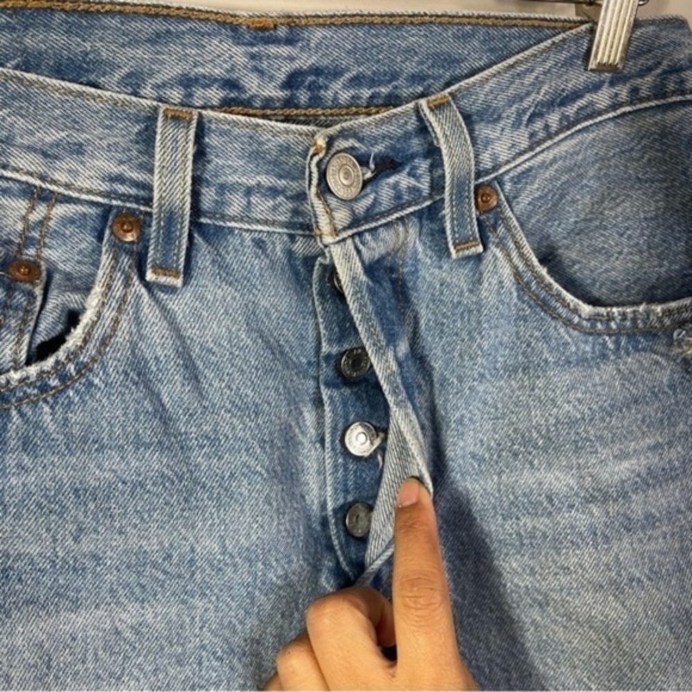 Levi’s® 501 Women’s distressed Jean Size 27 Color Blue Wash - Picture 4 of 14